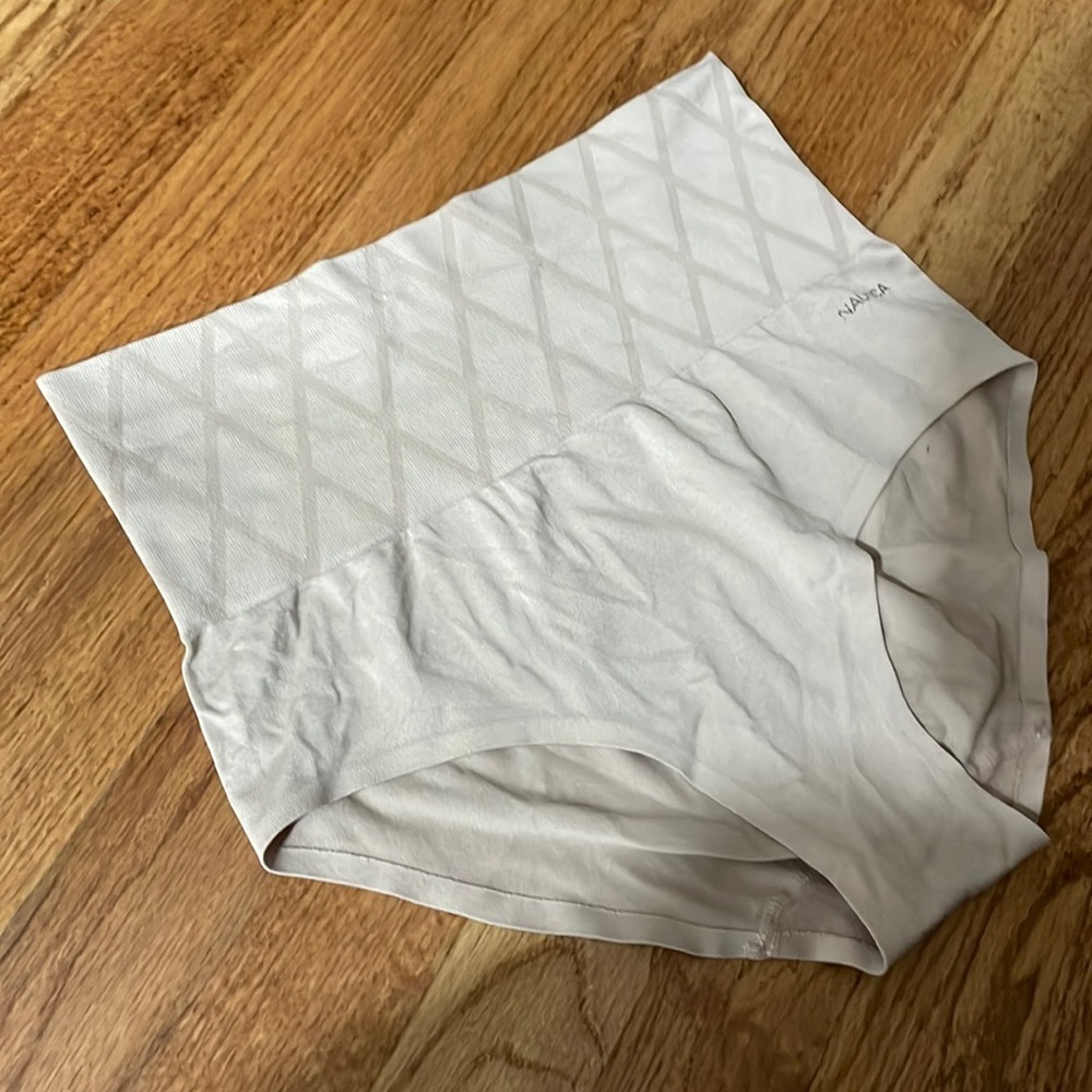 Nautica intimate tummy tucker shapewear size medium